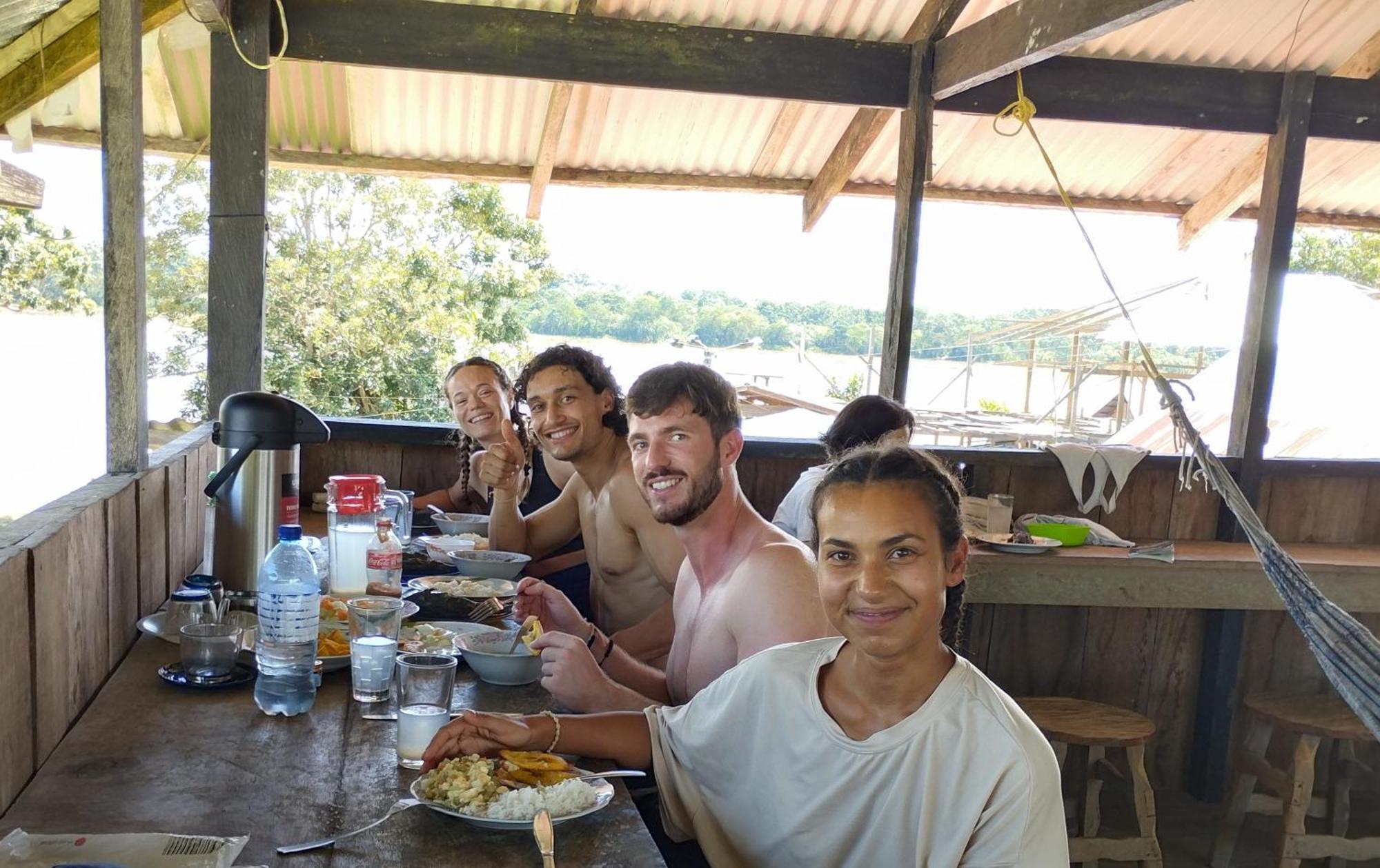 Hospedaje Y Tours Reina Arriera Amazonas Colombia Macedonia 外观 照片